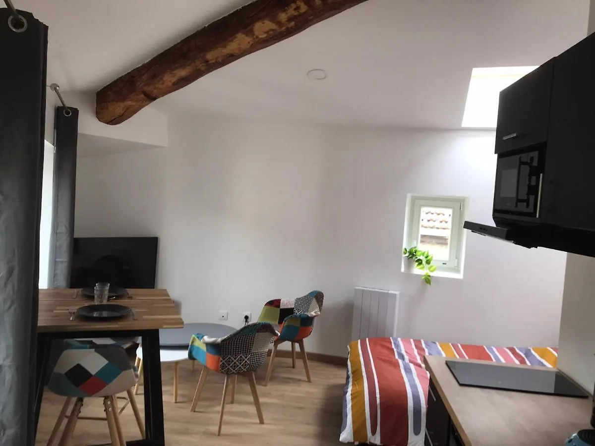 Super Studio refait à neuf proche des commerces Royat 0*,  France